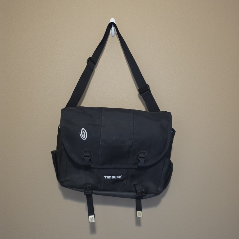 Timbuk2 Classic  Laptop Messenger Commuter Crossbody Black Bag